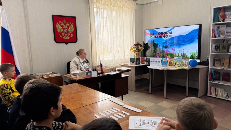 Познавательно-развлекательный час «Папин день календаря отмечает вся страна»
