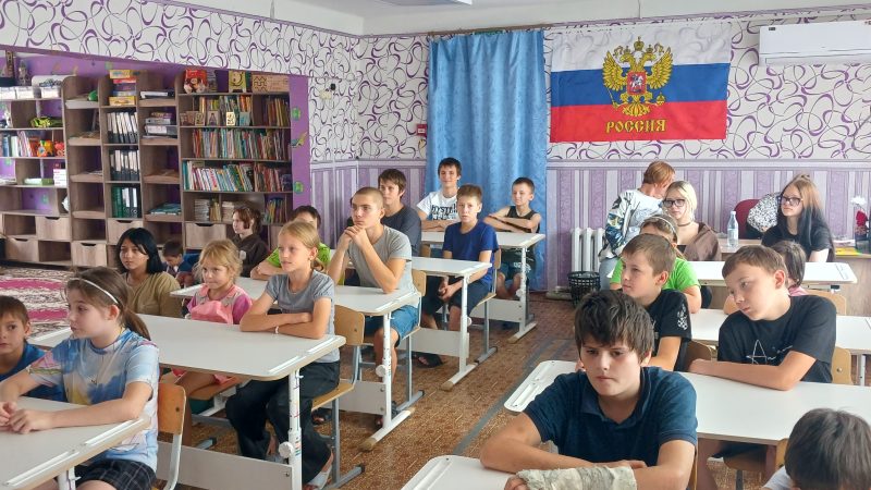 Урок-беседа «Единство народов России: общая история, общие ценности, общее будущее»