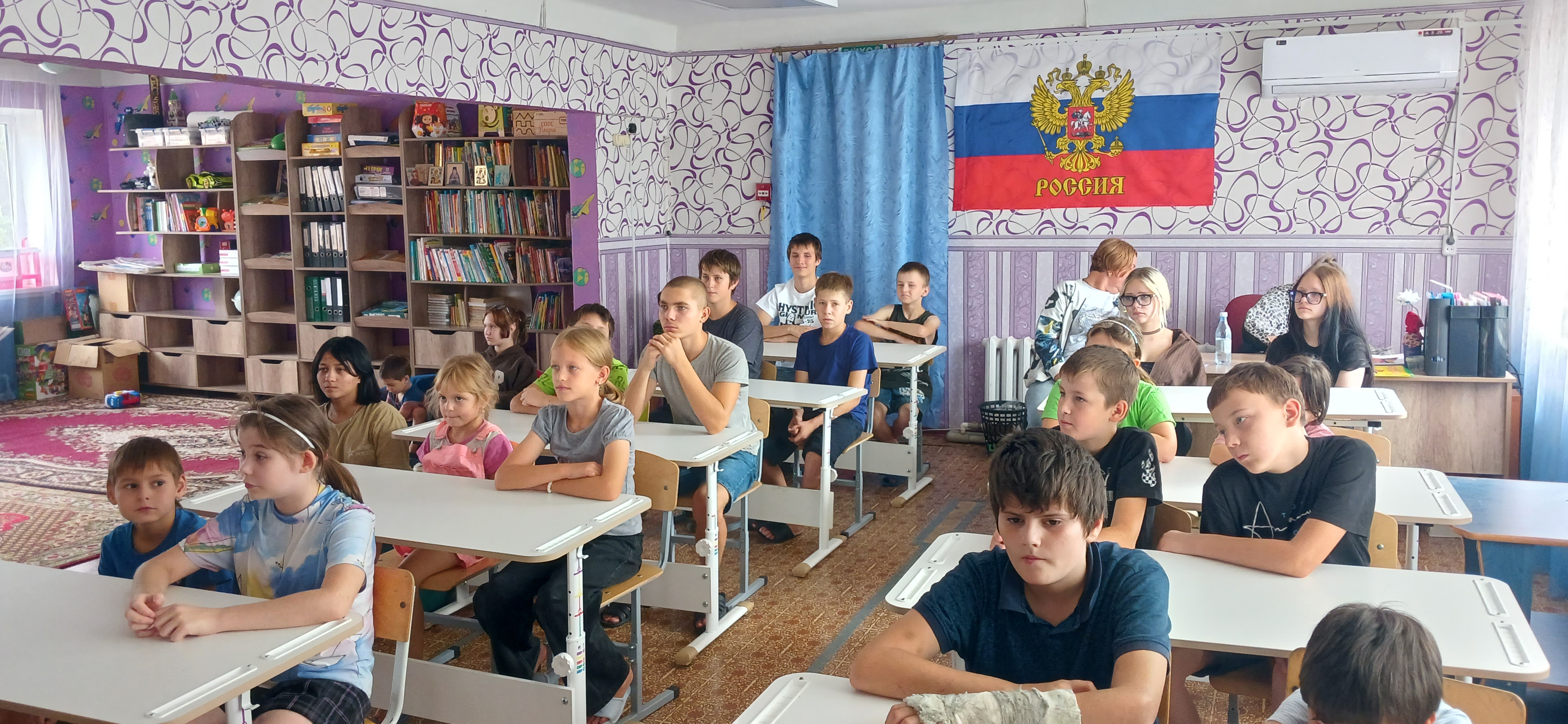 Урок-беседа «Единство народов России: общая история, общие ценности, общее будущее»