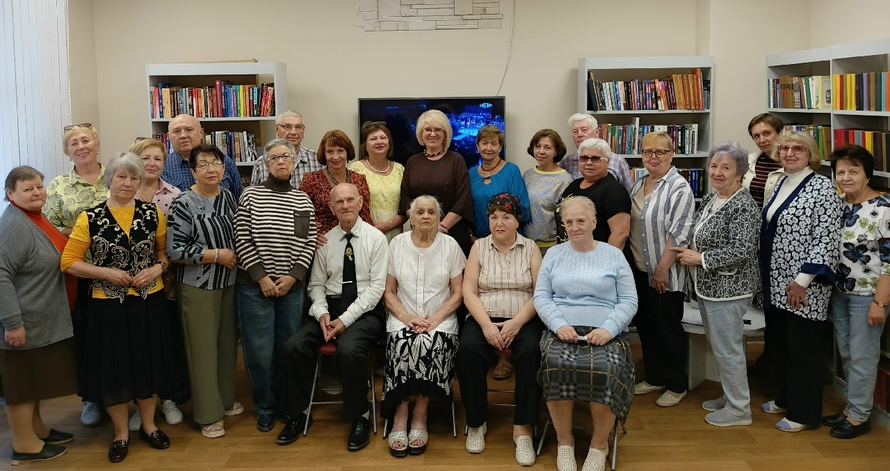 Музыкально-поэтический ретропортрет «Когда стихи начинают звучать песней…»