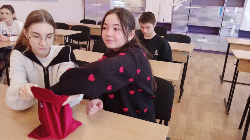 Праздничная программа «С праздником мимозы»