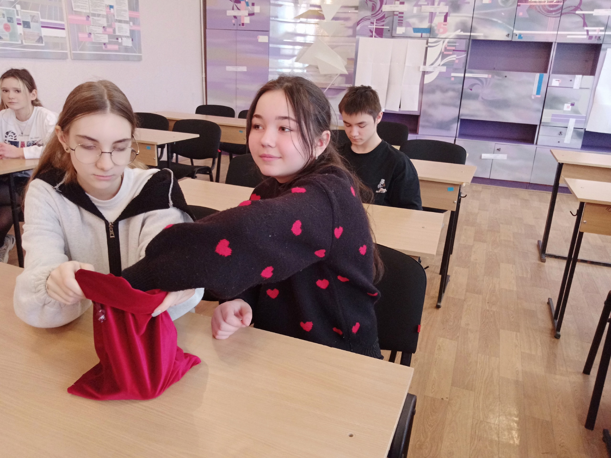 Праздничная программа «С праздником мимозы»