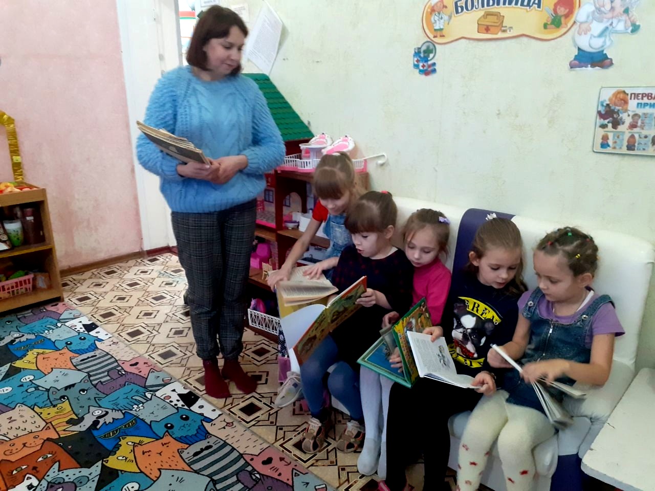 Книжный час «Через книгу – к добру и свету!»