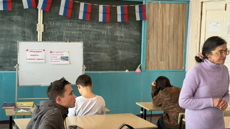 Познавательная беседа «Народов много − страна одна»