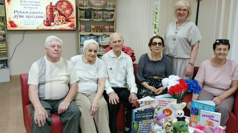 Арт-встреча с мастерами народного творчества «Рукам работа – душе праздник»