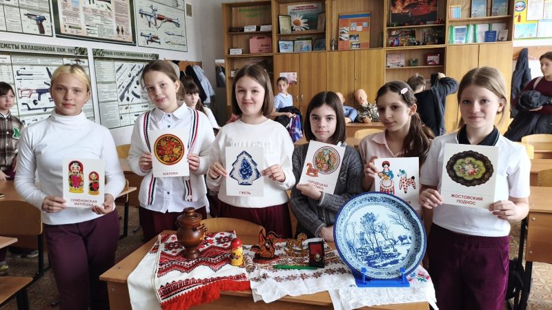 Обзор-путешествие «К истокам народной культуры»